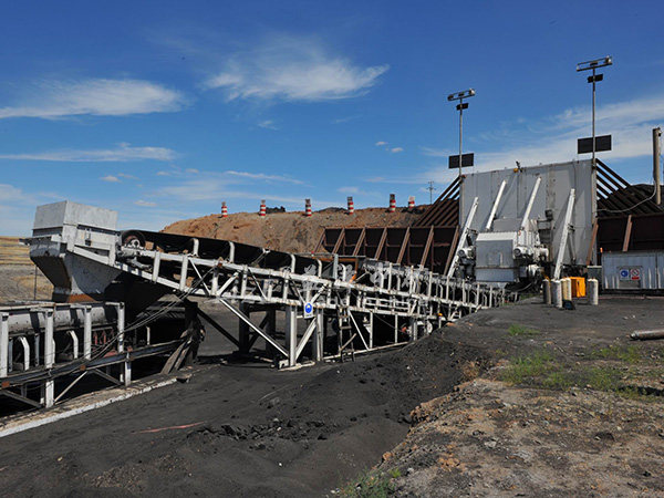 露天煤矿大型煤炭破碎筛分装车系统